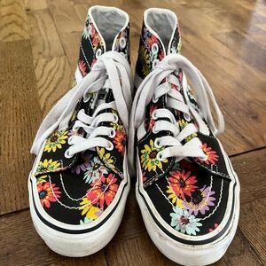 Van’s Women flower shoes size 6.